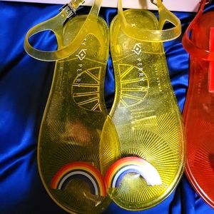 NEW size 7  yellow / Rainbow Katy Perry scented jelly sandals